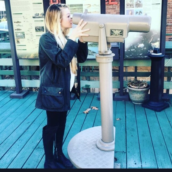 Meet your Posher, Sarah - Picture 3 of 4